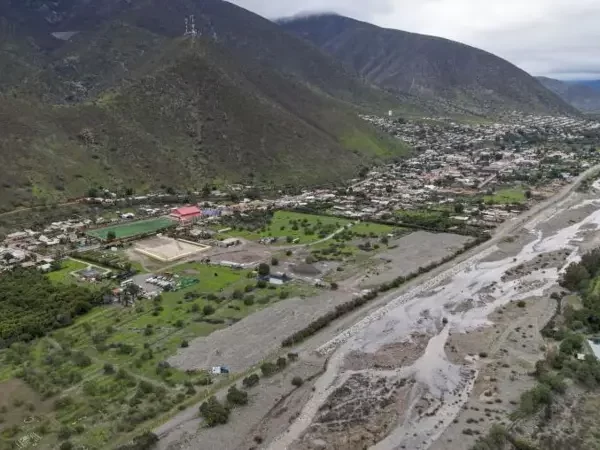 Cómo las históricas lluvias en Chile están ayudando a revivir sitios golpeados durante años por la megasequía