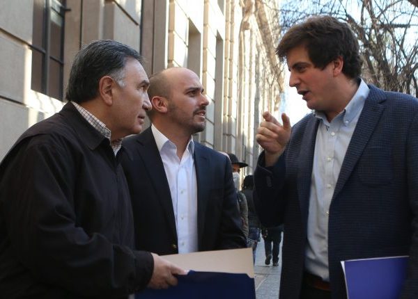 Por protestas del PC: RN busca que partidos políticos sean suspendidos o disueltos si acosan al Poder Judicial