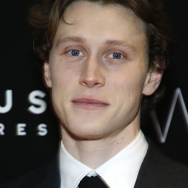 George MacKay: Actor que Elige Papeles Radicales
