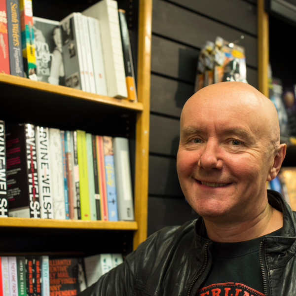 Irvine Welsh: Legado de Trainspotting en la Literatura
