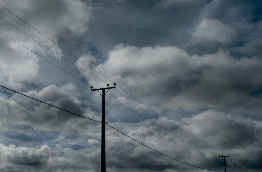 Verónica Ibañez Romagnoli: Luz y Memoria en Arte Contemporáneo