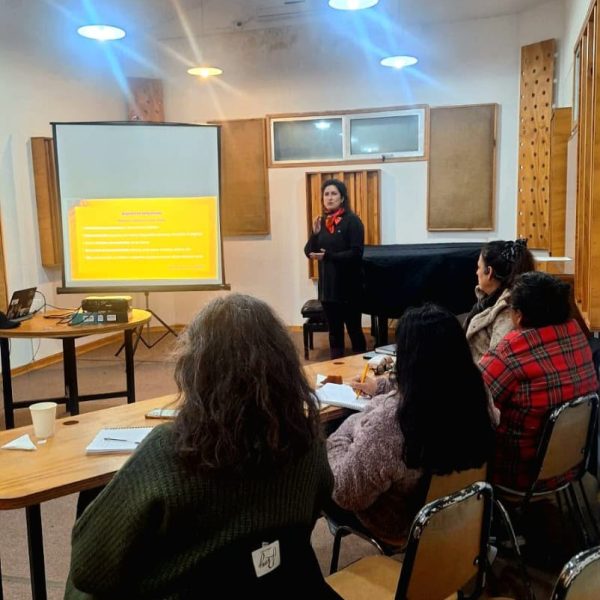 Mujeres en Escena: Descubre el Laboratorio de Creación en Cabildo