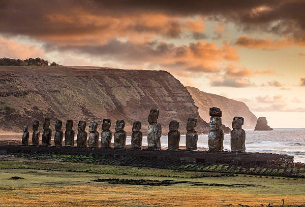 Feria Internacional de Viajes y Vacaciones: Pancho y Jorge Presentan Rapa Nui